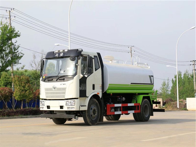 国六解放14吨洒水车
