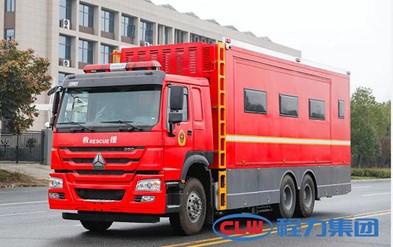 重汽24人宿营车