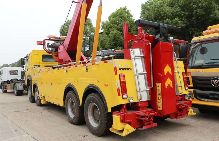 重汽豪沃360度旋转清障车