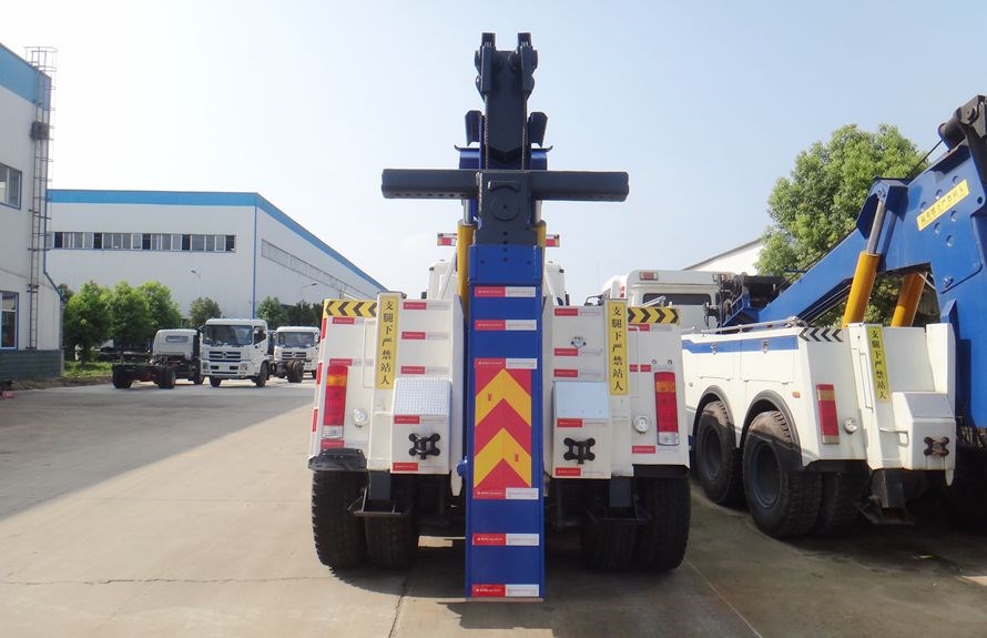 北奔前四后八清障车