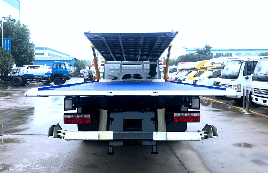 东风D9一拖三清障车