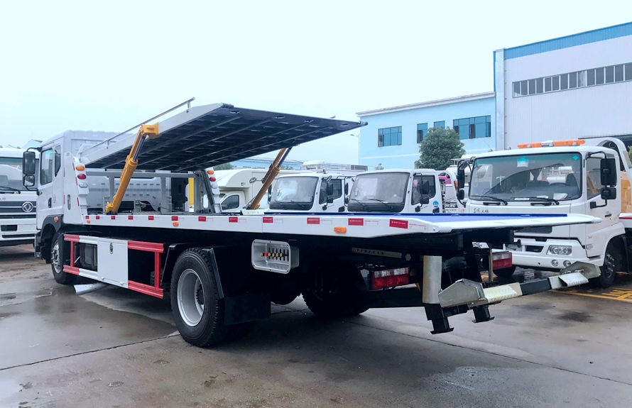 东风D9一拖三清障车