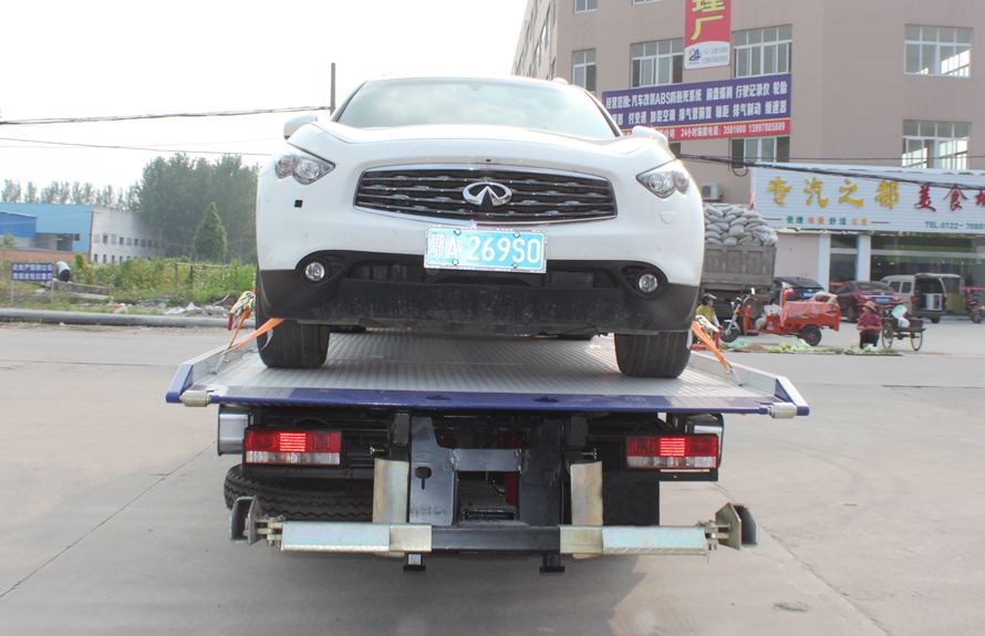 东风多利卡5.6米平板清障车