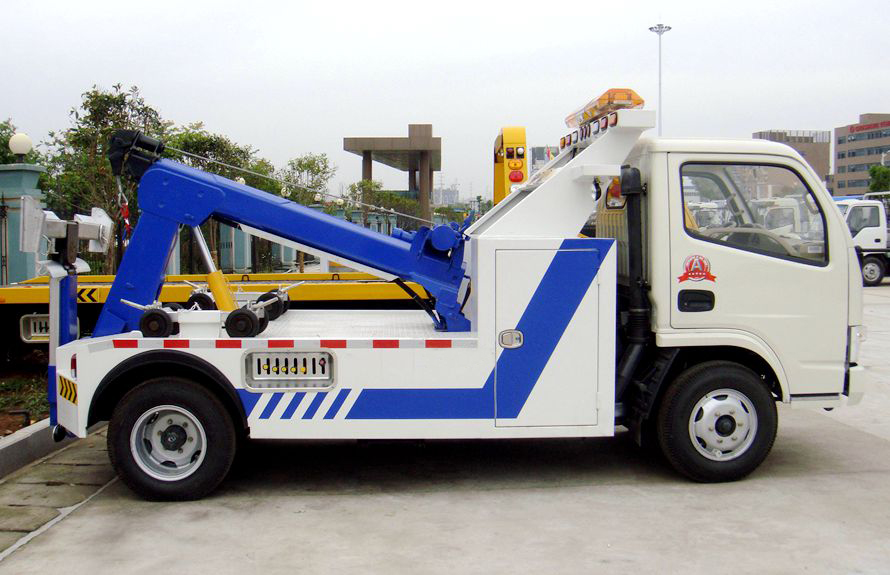 东风多利卡蓝牌一拖一清障车