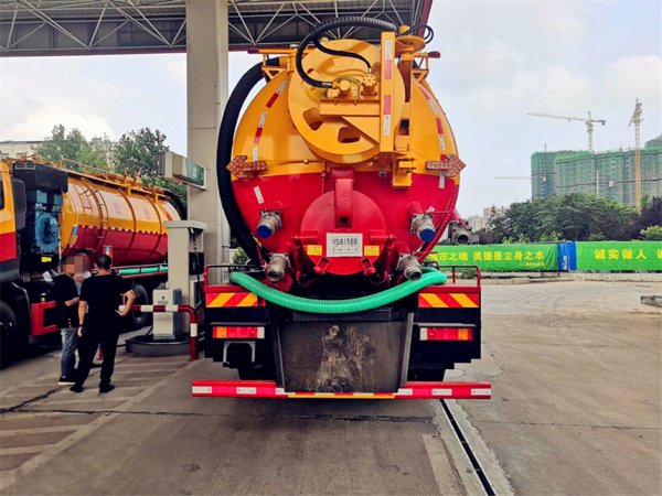 东风天龙后八轮清洗吸污车