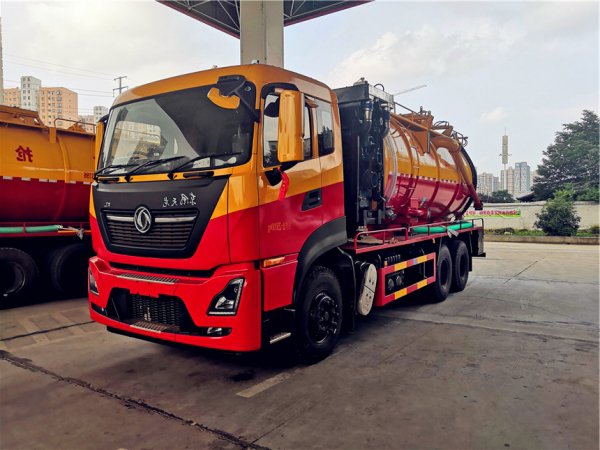 东风天龙后八轮清洗吸污车