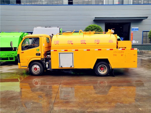 东风小多利卡清洗吸污车