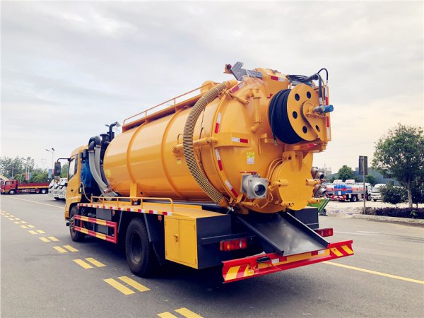 东风天锦市政清洗吸污车（带副发）