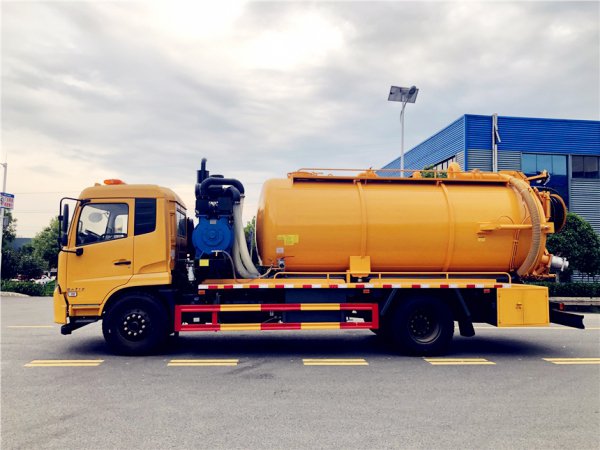 东风天锦市政清洗吸污车（带副发）