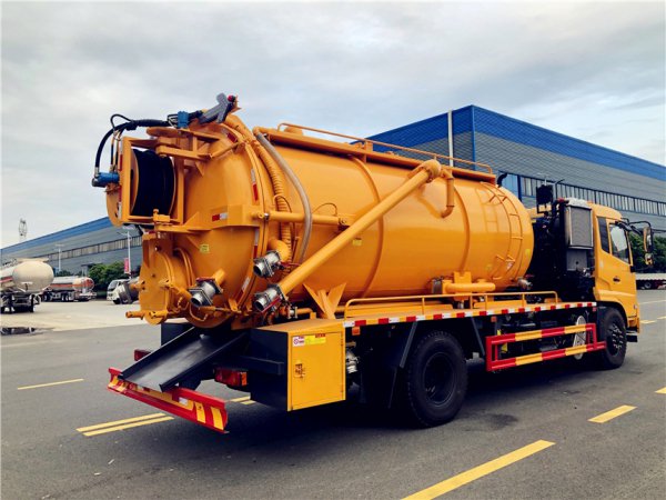 东风天锦市政清洗吸污车（带副发）