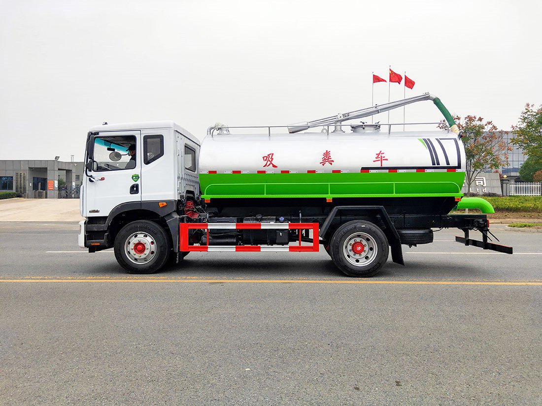东风D9 12方吸粪车