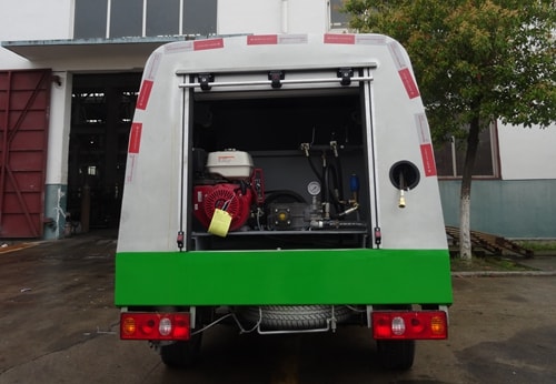 长安小型路面清洗养护车