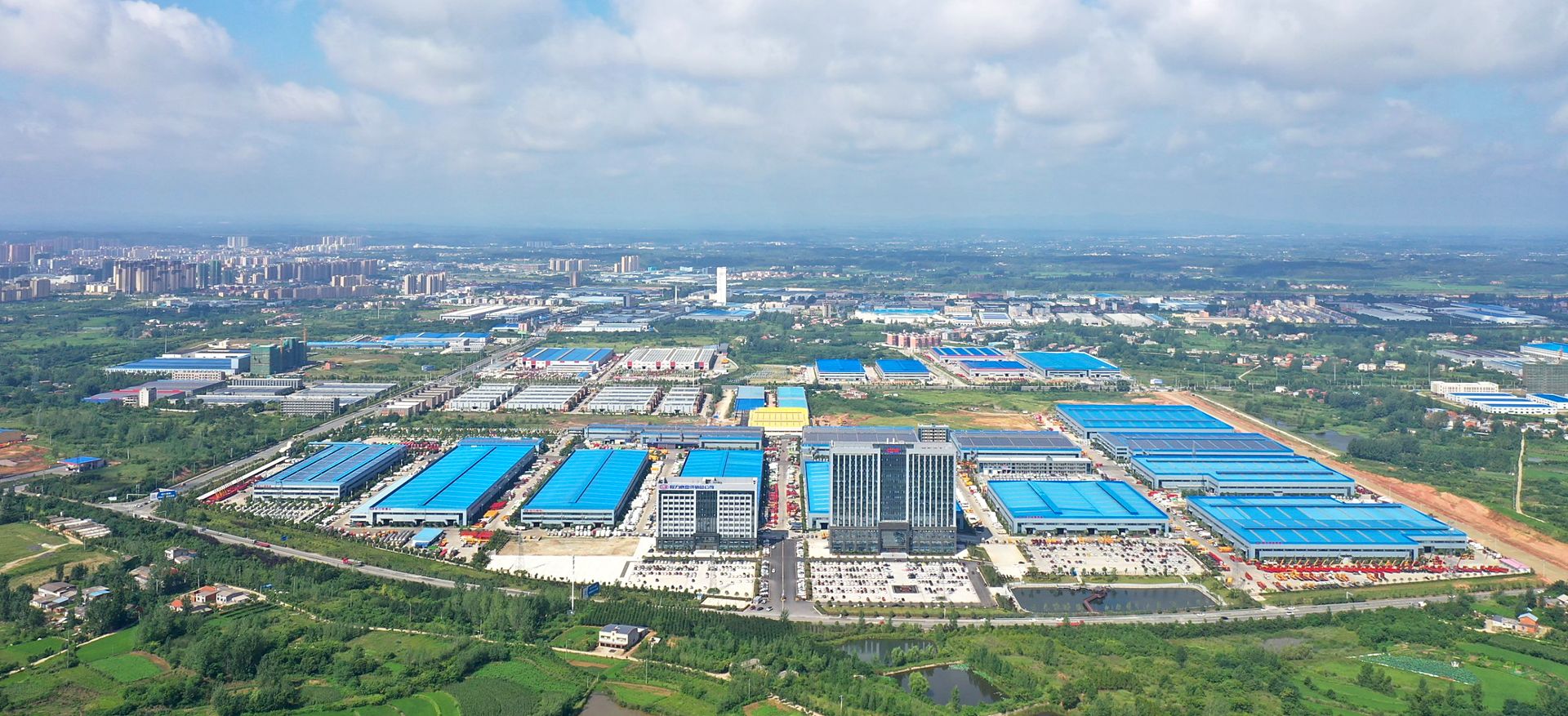程力专用汽车股份有限公司总部及生产基地航拍