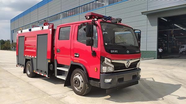 程力威牌CLW5110GXFSG50/DF型水罐消防车