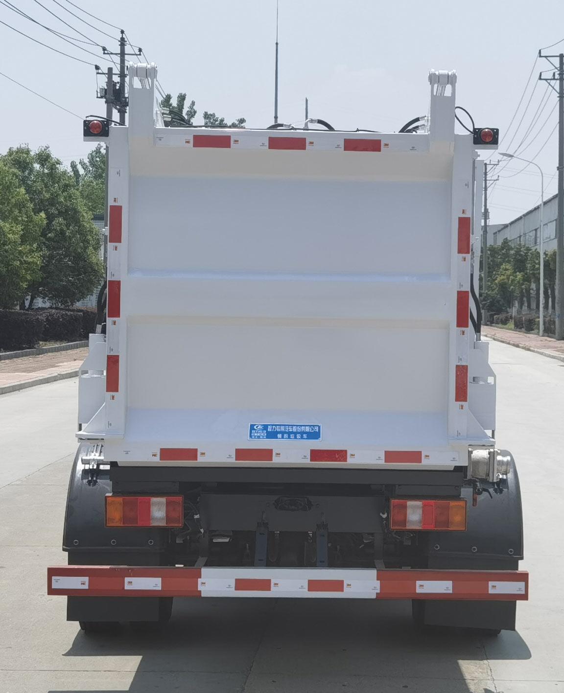 CLW5043TCA6LZ型餐厨垃圾车实拍2
